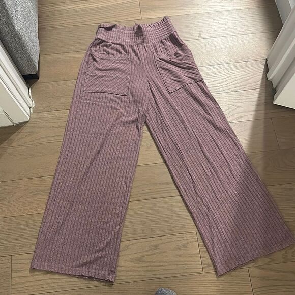 COPY - Flowy stretchy target pants - Picture 1 of 3